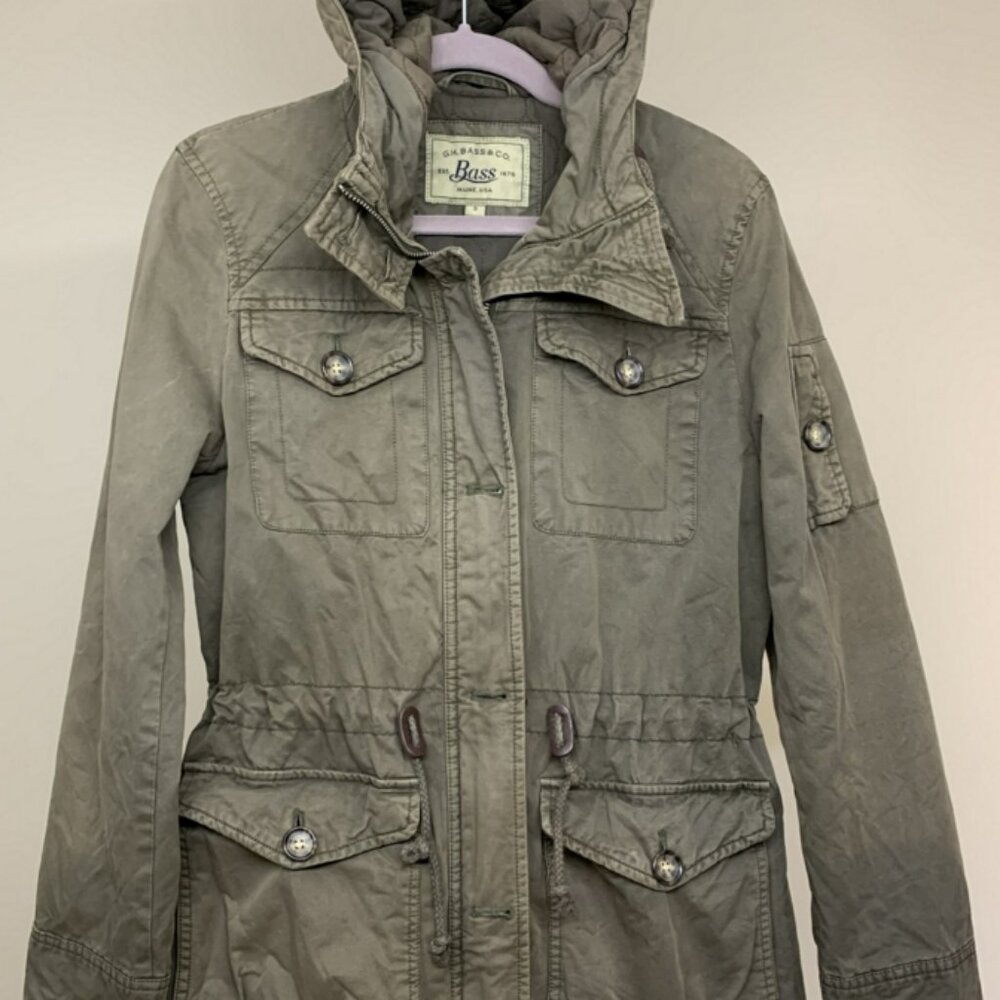 Hooded Bass Kaki Lined Coat Size Small. Rare in Canada!